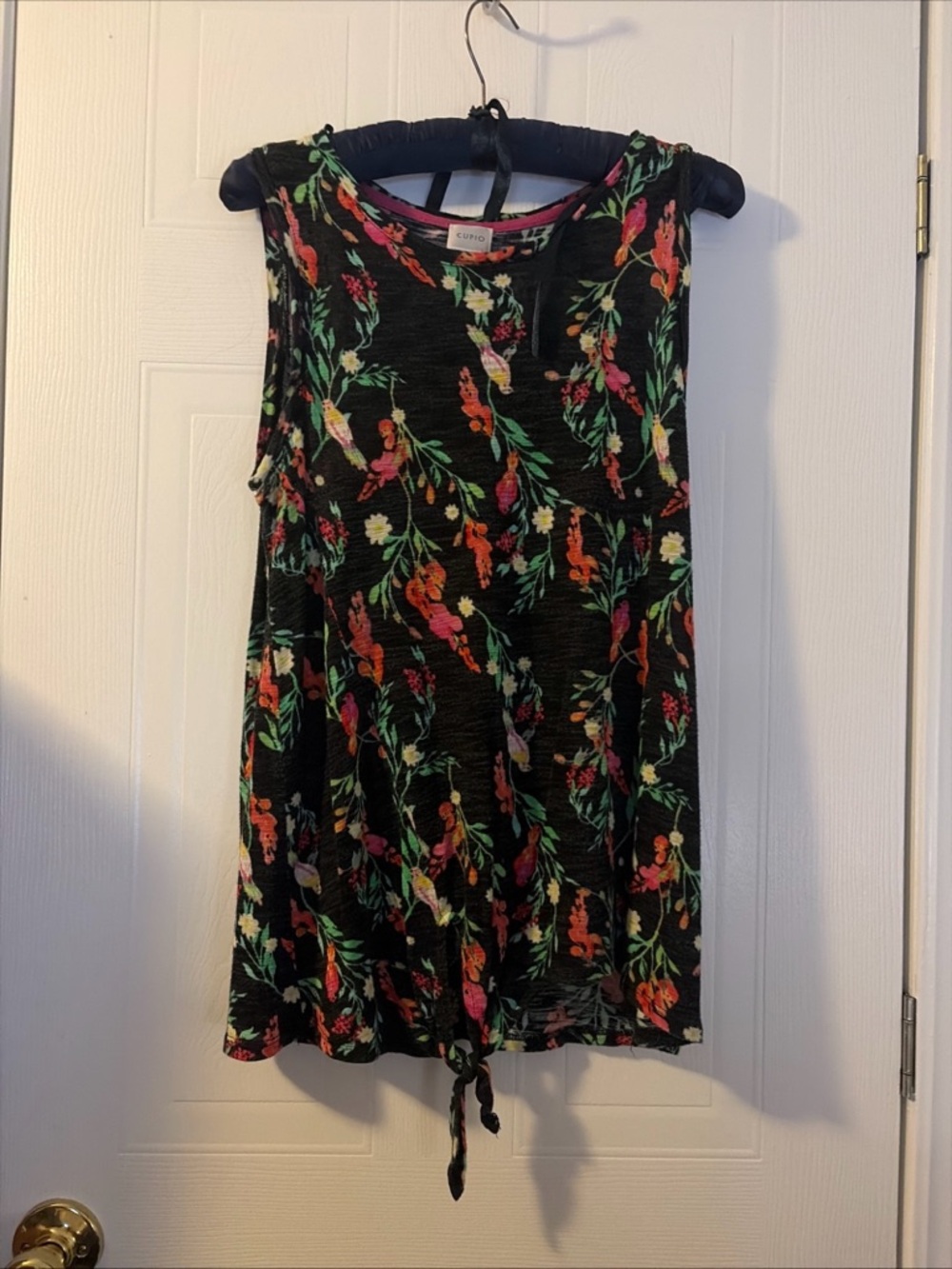 Cupio Women’s Large sleeveless tropical print Blouse